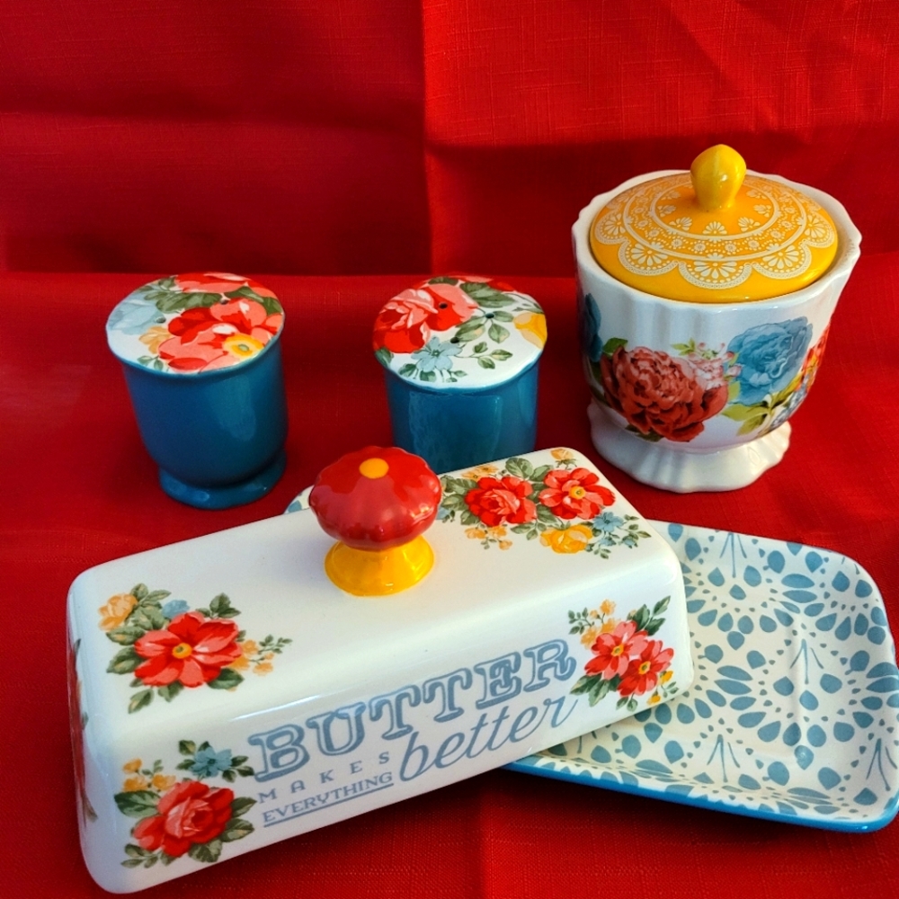 Pioneer Woman Set